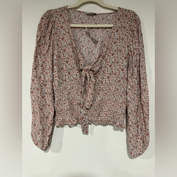 American Eagle Womens M Smocked Blouse Tie Front Top Shirt Floral Boho Pink NWT - Picture 2 of 7